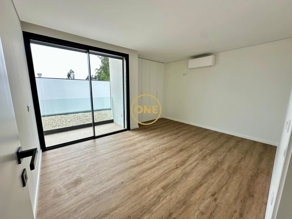 Moradia T3 para Venda em Laundos Foto 25