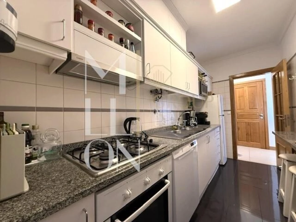 Apartamento T2 para Venda em São Martinho Foto 9