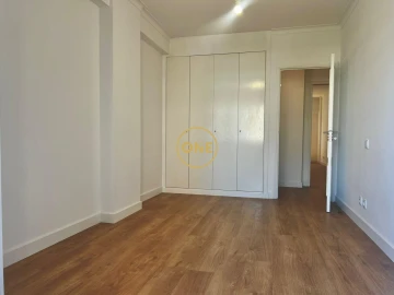 Apartamento T3 para Venda em São Domingos de Benfica