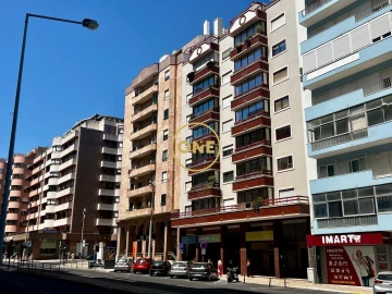 Apartamento T3 para Venda em São Domingos de Benfica