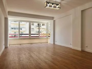 Apartamento T3 para Venda em São Domingos de Benfica