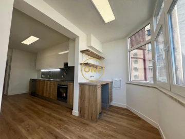 Apartamento T3 para Venda em São Domingos de Benfica