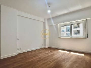 Apartamento T3 para Venda em São Domingos de Benfica