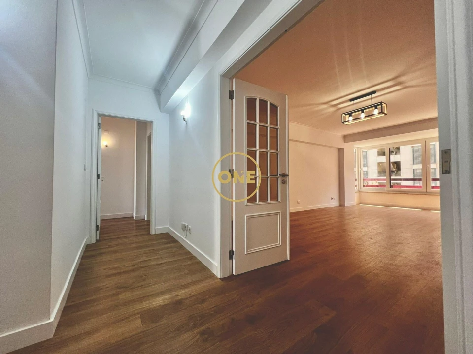 Apartamento T3 para Venda em São Domingos de Benfica Foto 1