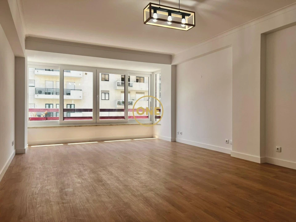 Apartamento T3 para Venda em São Domingos de Benfica Foto 3
