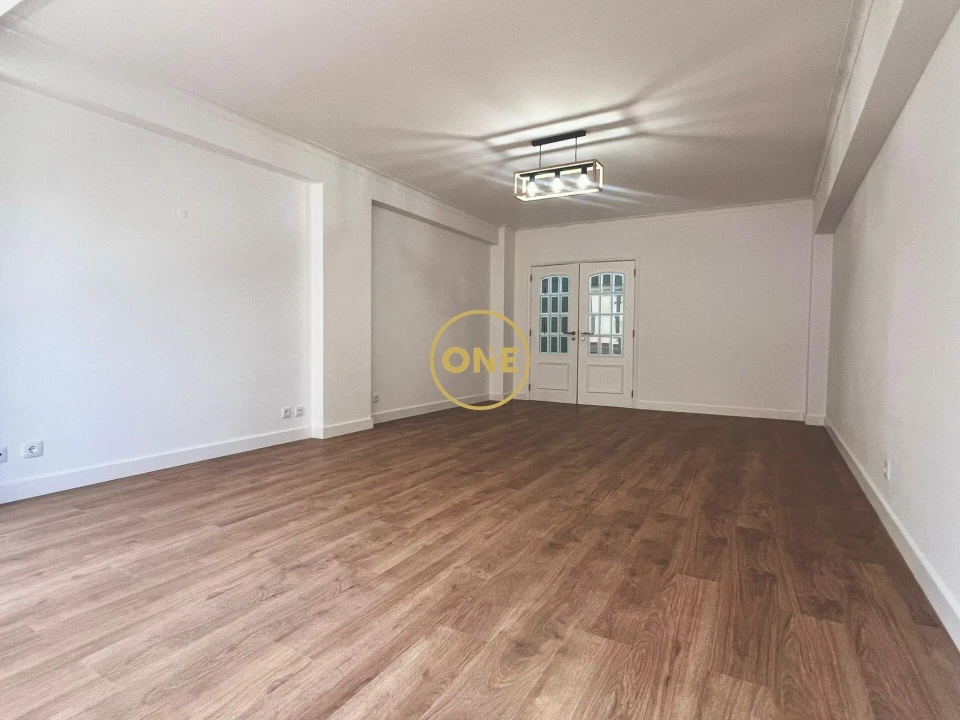 Apartamento T3 para Venda em São Domingos de Benfica Foto 2