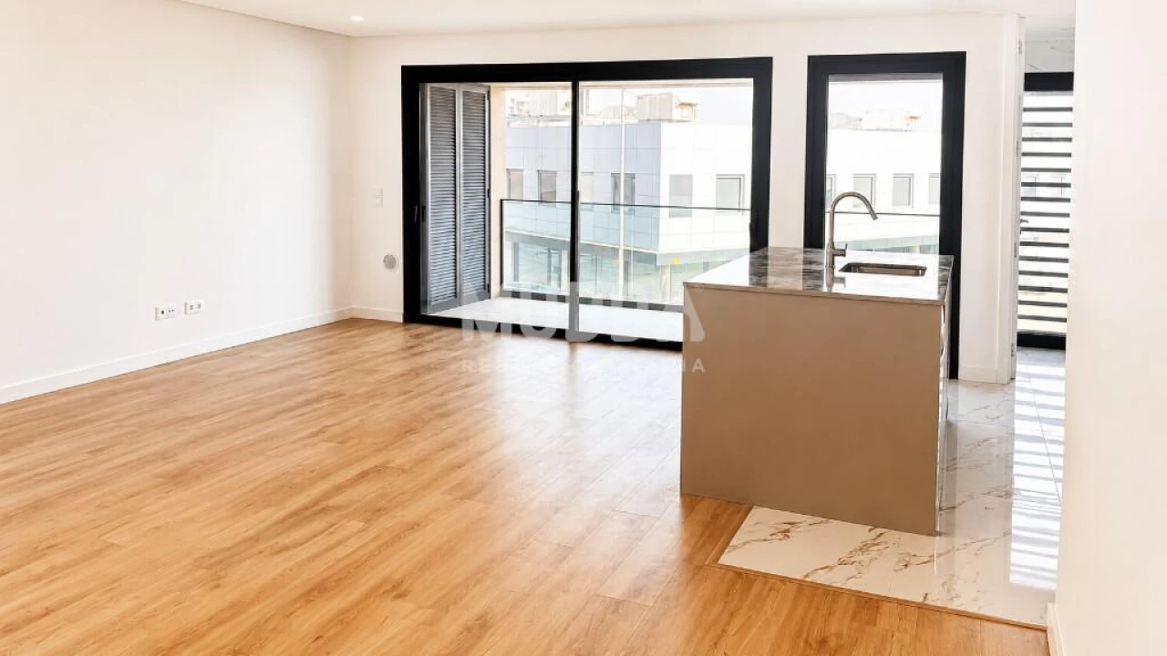 Apartamento T2 para Venda em Santa Maria da Feira, Travanca, Sanfins e Espargo Foto 1