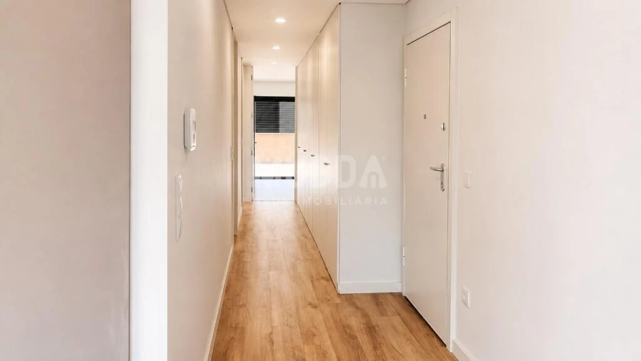 Apartamento T2 para Venda em Santa Maria da Feira, Travanca, Sanfins e Espargo Foto 6