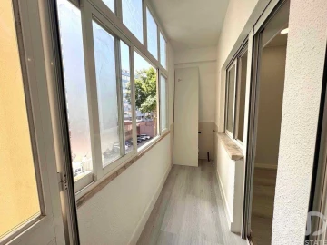 Apartamento T1 para Venda em Venteira