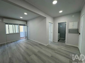Apartamento T1 para Venda em Venteira