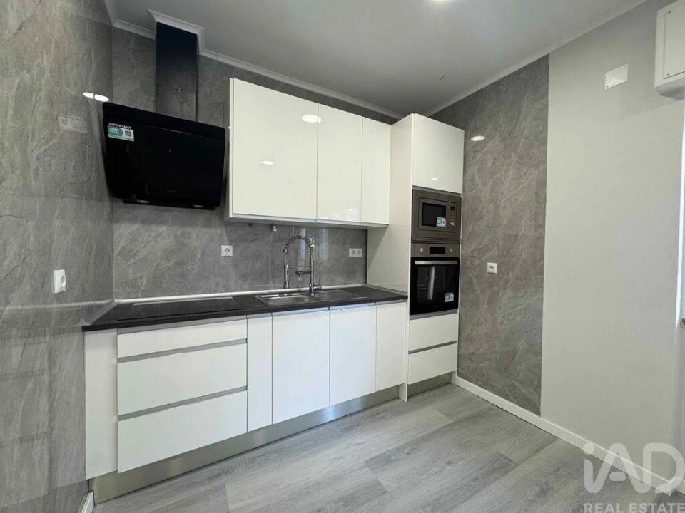 Apartamento T1 para Venda em Venteira Foto 2
