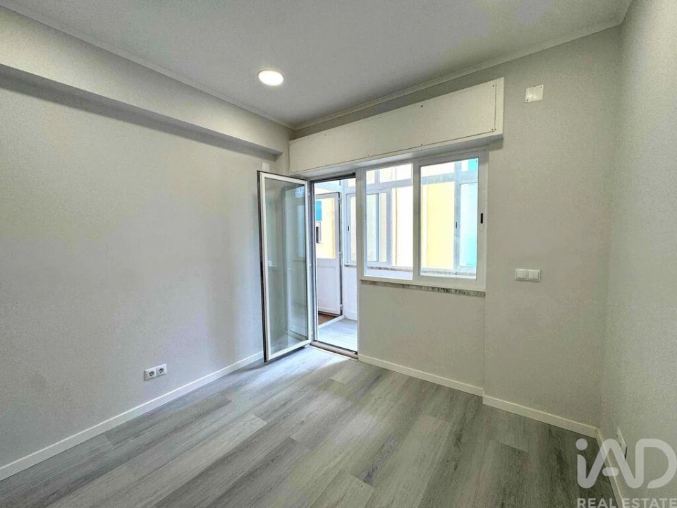 Apartamento T1 para Venda em Venteira Foto 12