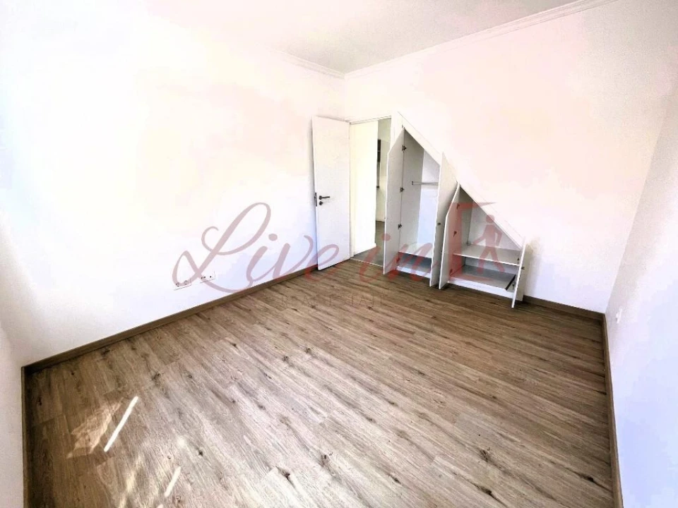 Moradia T2 para Venda em Funchal (Santa Luzia) Foto 11