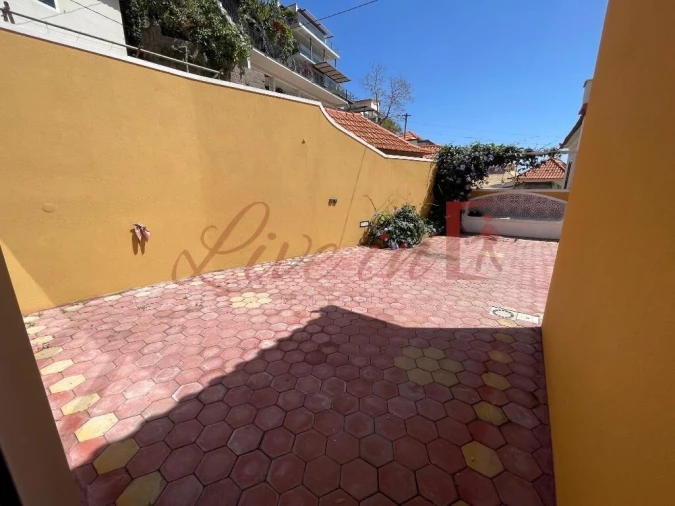 Moradia T2 para Venda em Funchal (Santa Luzia) Foto 3
