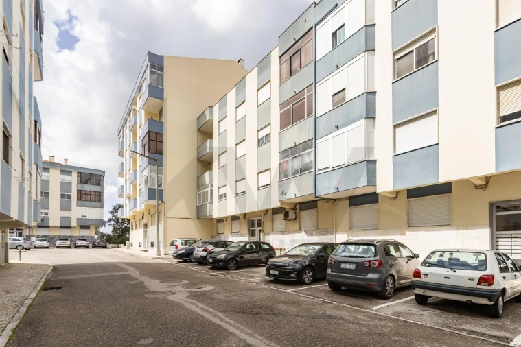 Apartamento T3 para Venda em Amora Foto 2