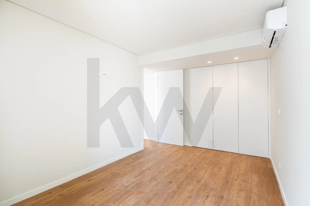 Apartamento T1 para Venda em Oliveira do Douro Foto 12