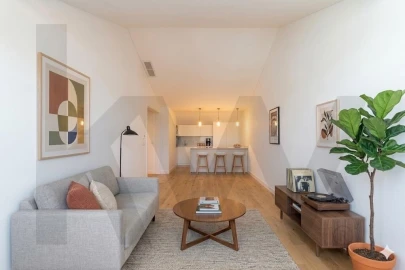 Apartamento T2 para Arrendamento em Avenidas Novas