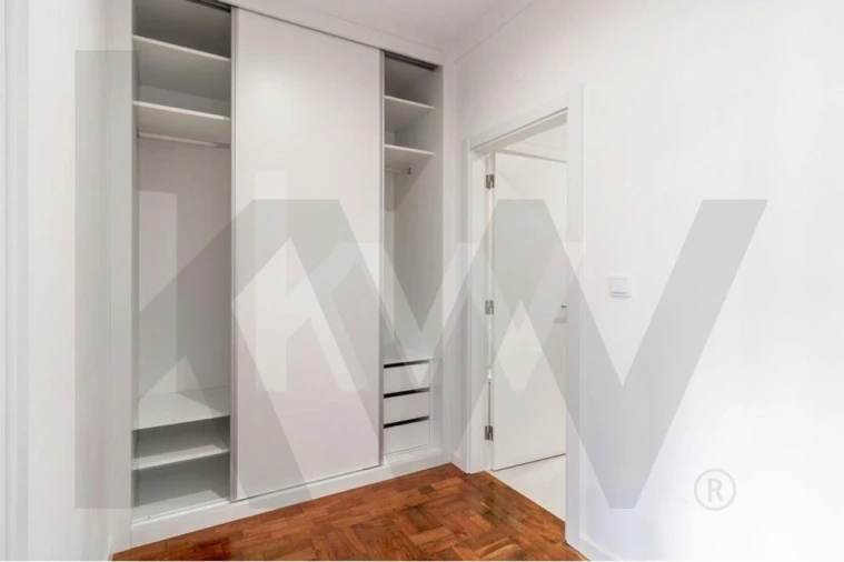Apartamento T2 para Venda em São Domingos de Benfica Foto 9