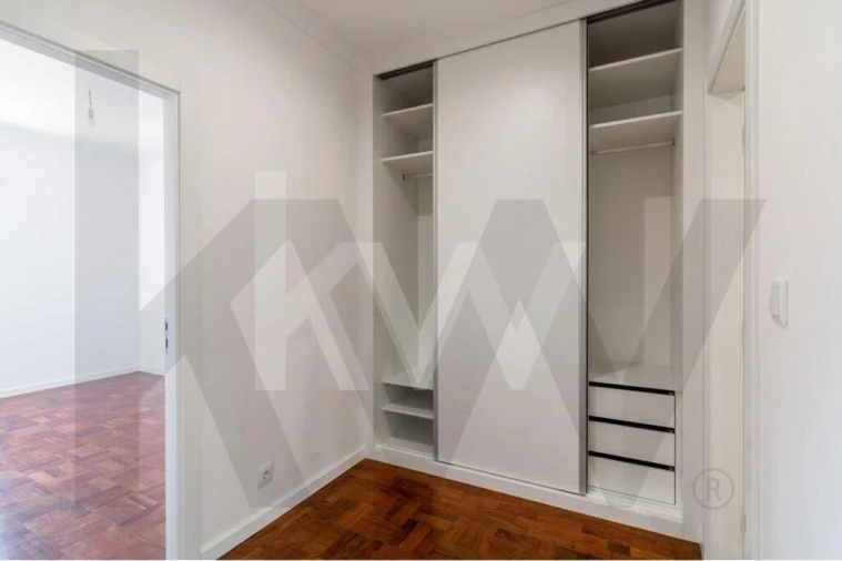 Apartamento T2 para Venda em São Domingos de Benfica Foto 10
