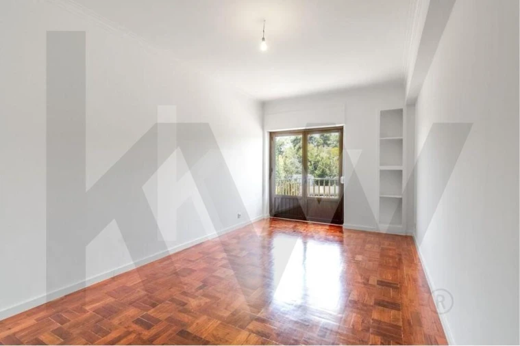 Apartamento T2 para Venda em São Domingos de Benfica Foto 2