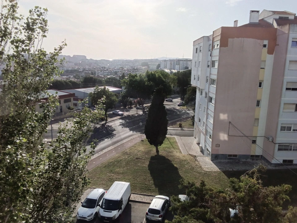 Apartamento T2 para Arrendamento em Massamá e Monte Abraão Foto 19