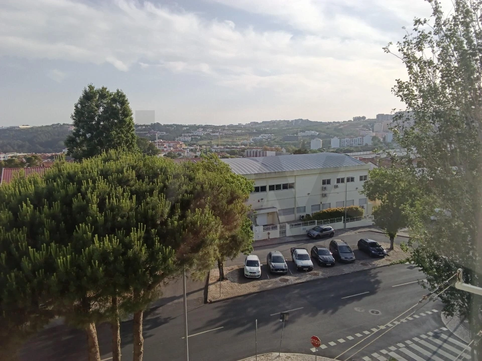 Apartamento T2 para Arrendamento em Massamá e Monte Abraão Foto 13
