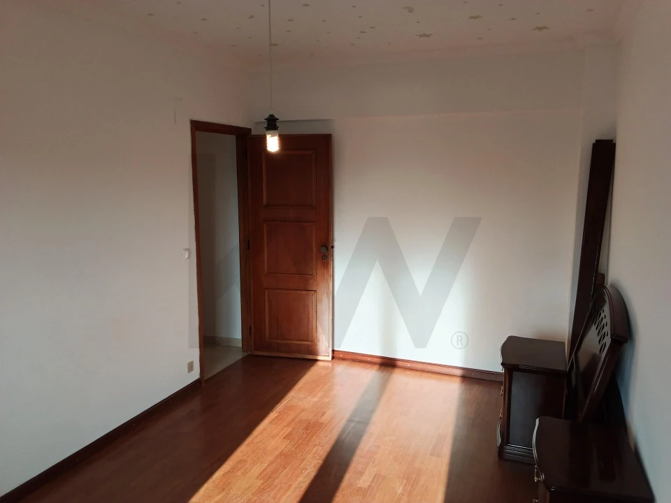 Apartamento T2 para Arrendamento em Massamá e Monte Abraão Foto 31