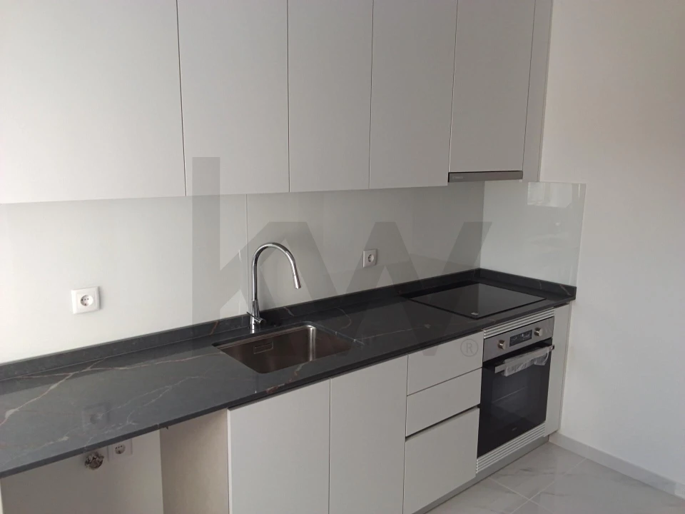 Apartamento T2 para Arrendamento em Massamá e Monte Abraão Foto 1