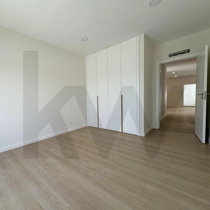Moradia T4 para Venda em Quinta do Anjo Foto 11