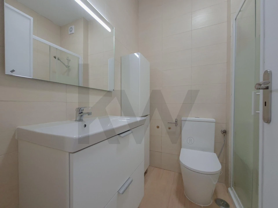 Apartamento T2 para Arrendamento em Arroios Foto 16