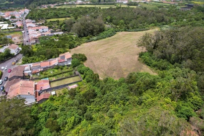 Terreno para Venda em Rosto do Cão (Livramento)