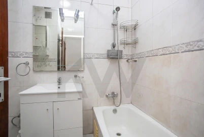 Apartamento T3 para Venda em Baixa da Banheira e Vale da Amoreira