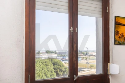 Apartamento T3 para Venda em Baixa da Banheira e Vale da Amoreira