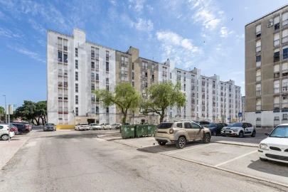Apartamento T3 para Venda em Baixa da Banheira e Vale da Amoreira