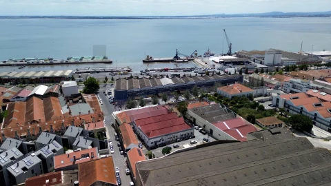 Armazém para Arrendamento em Marvila