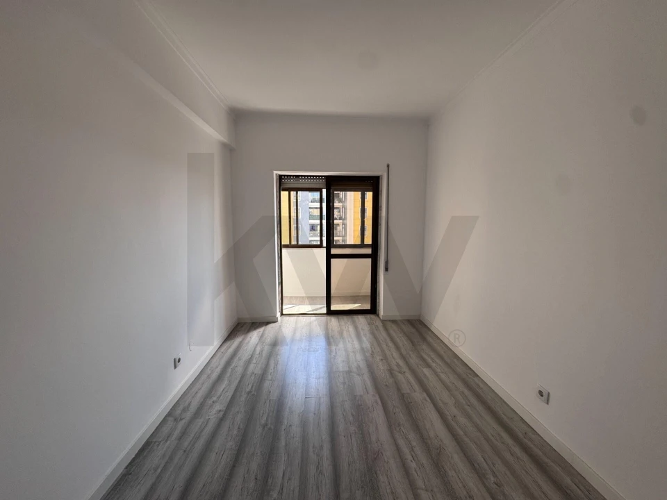 Apartamento T2 para Venda em Amora Foto 14