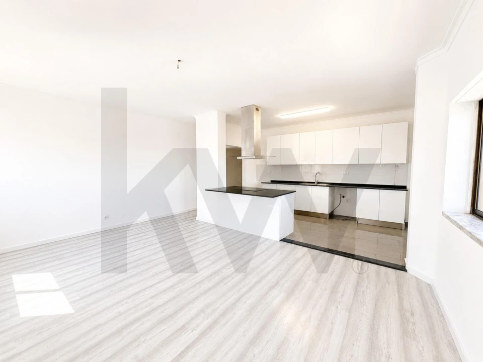 Apartamento T2 para Venda em Amora Foto 3