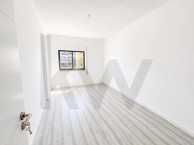 Apartamento T2 para Venda em Amora Foto 18
