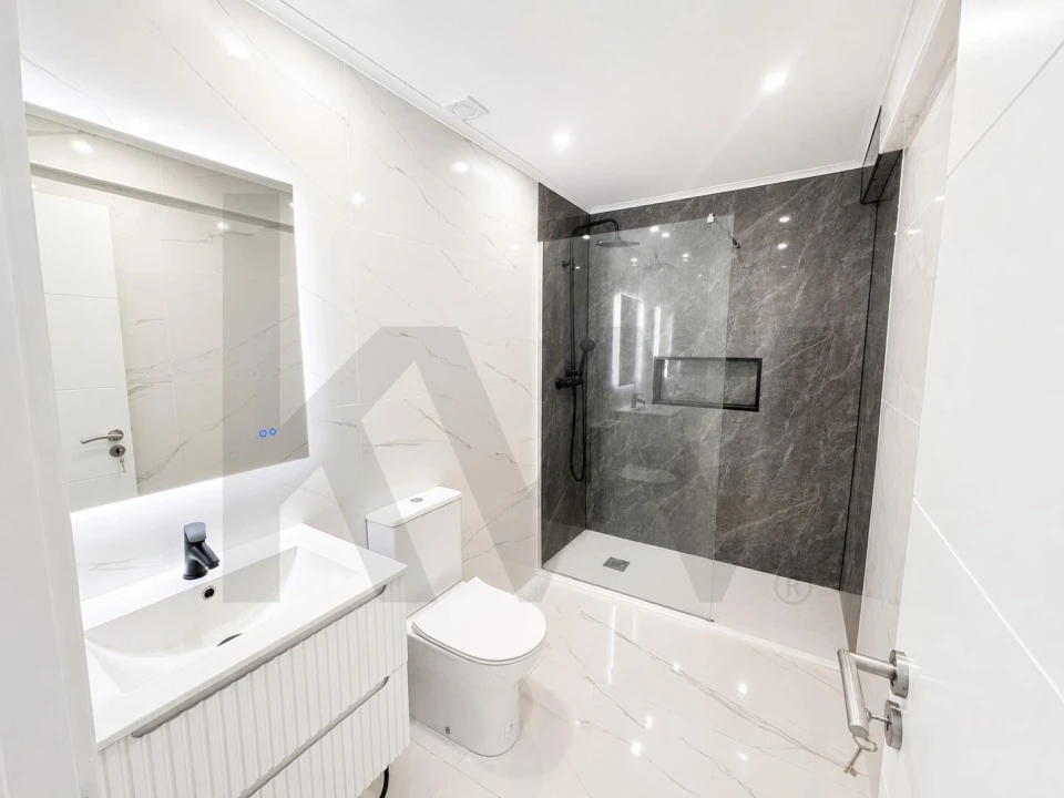Apartamento T2 para Venda em Amora Foto 12