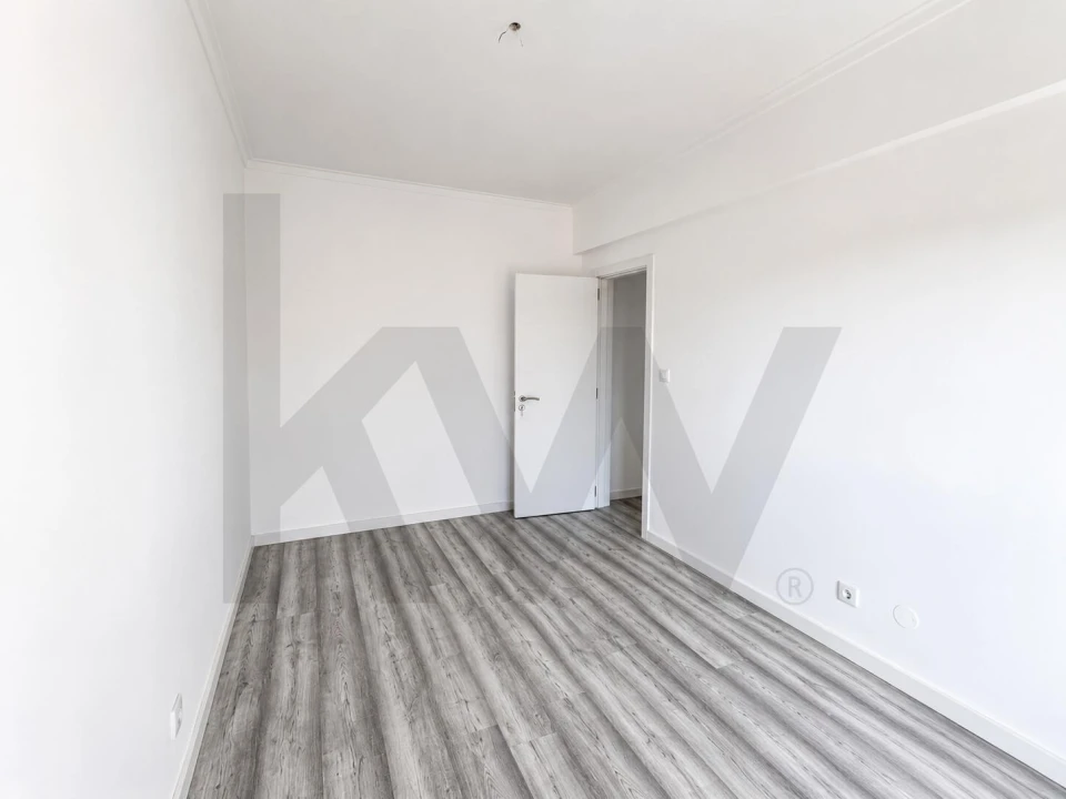 Apartamento T2 para Venda em Amora Foto 19