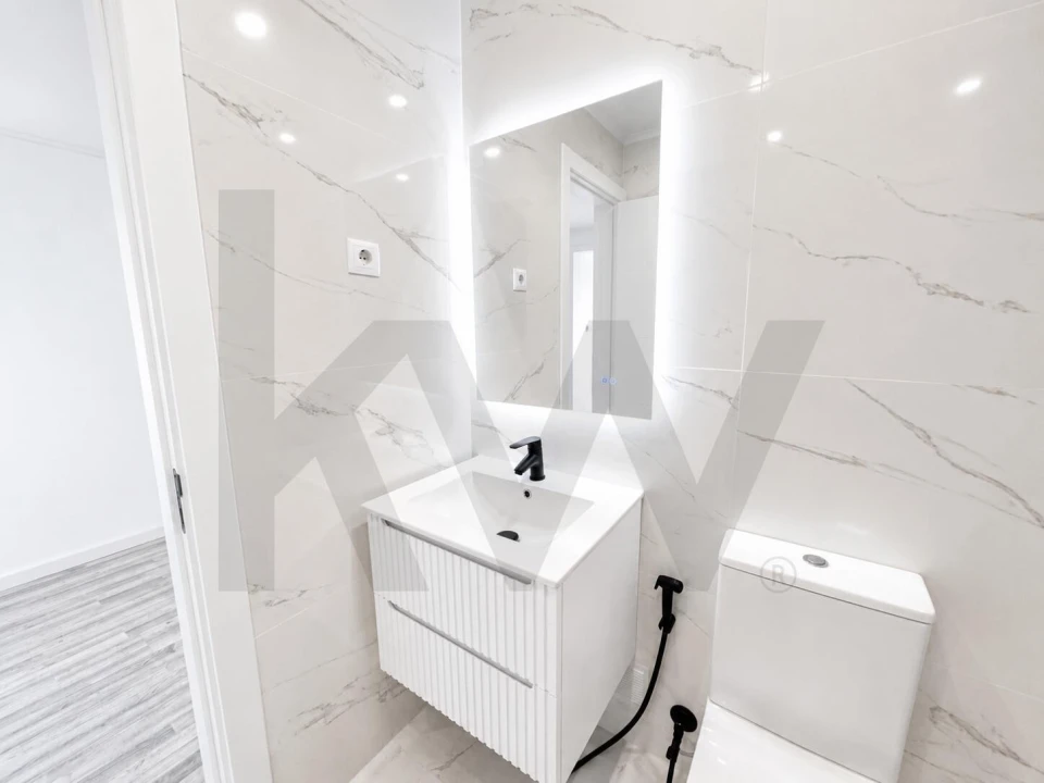 Apartamento T2 para Venda em Amora Foto 13