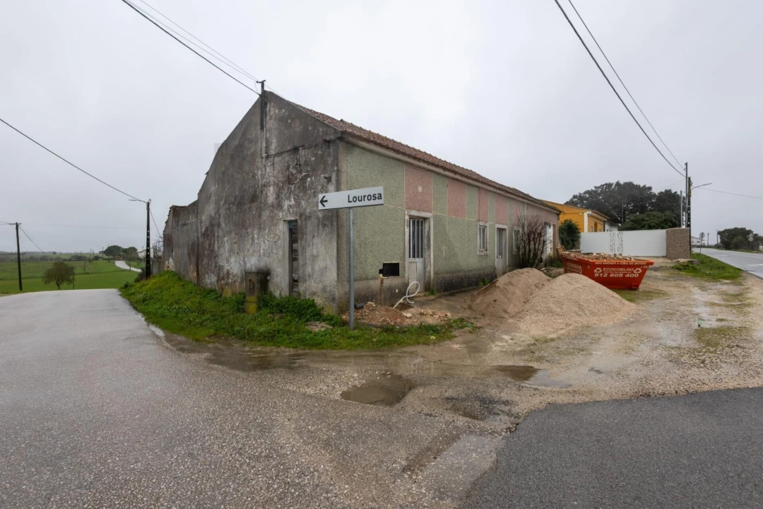 Moradia T2 para Venda em Azoia de Cima e Tremês Foto 8