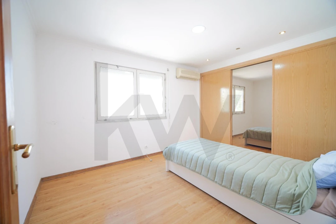 Apartamento T3 para Venda em Santo Antonio da Charneca Foto 3