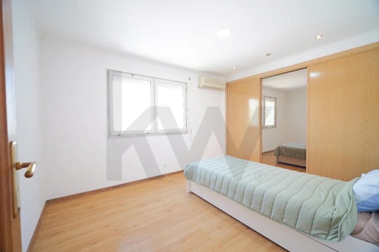 Apartamento T3 para Venda em Santo Antonio da Charneca Foto 3