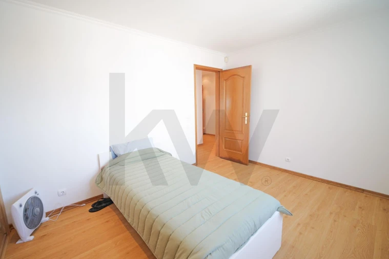 Apartamento T3 para Venda em Santo Antonio da Charneca Foto 2