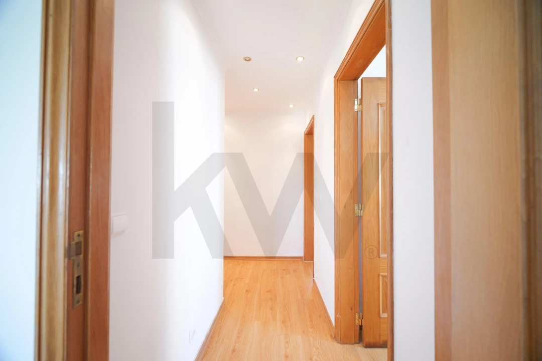 Apartamento T3 para Venda em Santo Antonio da Charneca Foto 29