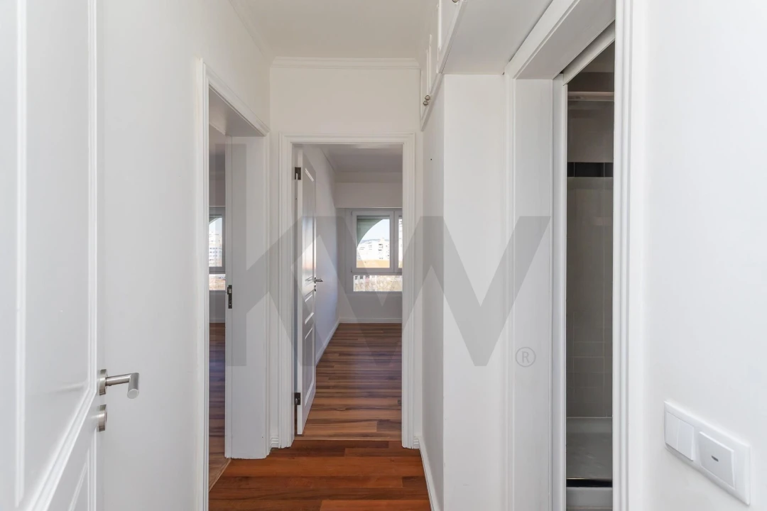 Apartamento T4 para Arrendamento em Areeiro Foto 11