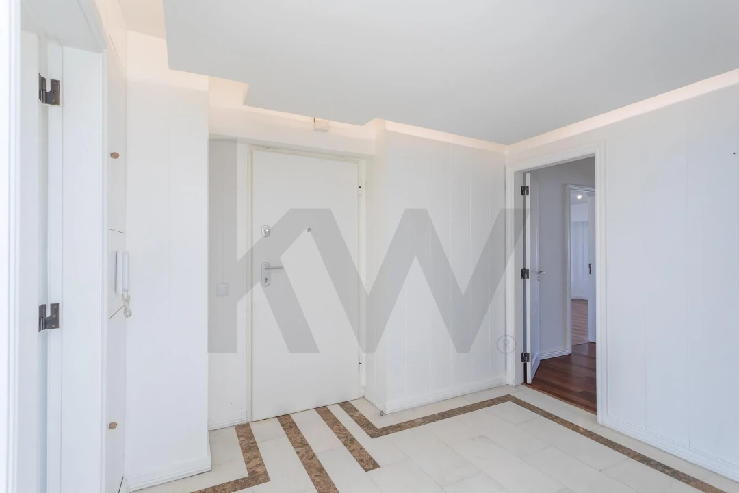 Apartamento T4 para Arrendamento em Areeiro Foto 5