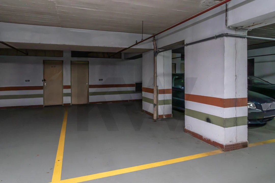 Apartamento T4 para Arrendamento em Areeiro Foto 45