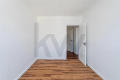 Apartamento T4 para Arrendamento em Areeiro
